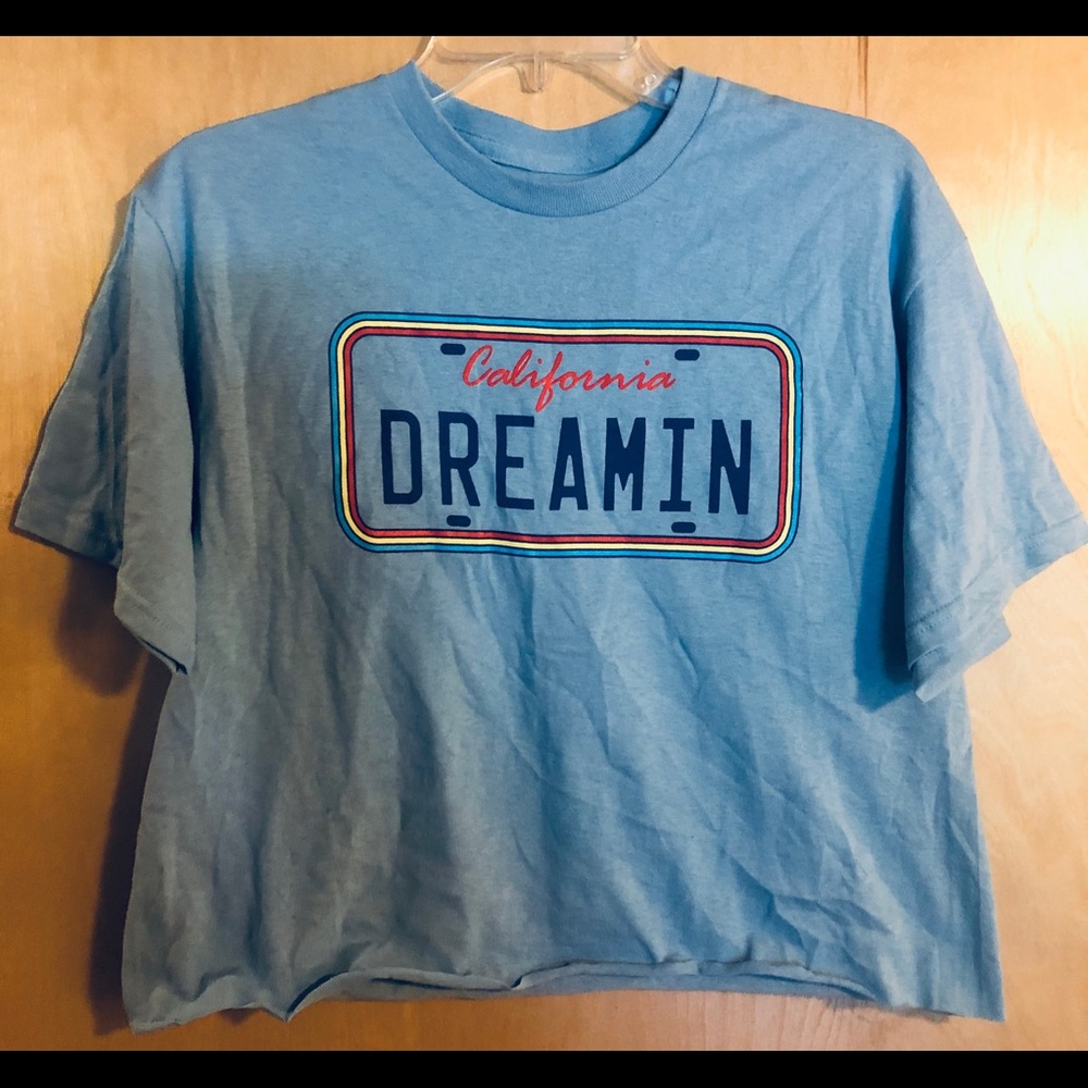CALIFORNIA DREAMIN’ Mighty Fine Crop Top Tee NWOT
